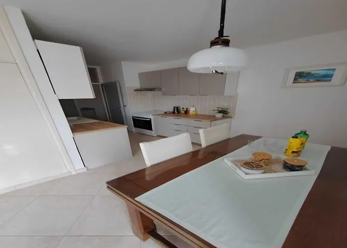 Apartamento Alba - Three Bedroom With Loggia *