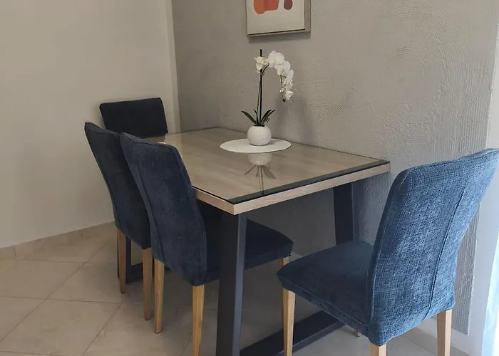 Alba - Three Bedroom With Loggia Apartamento