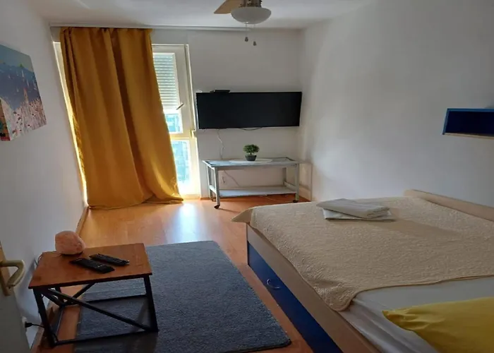 Alba - Three Bedroom With Loggia * Split