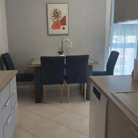 Alba - Three Bedroom With Loggia