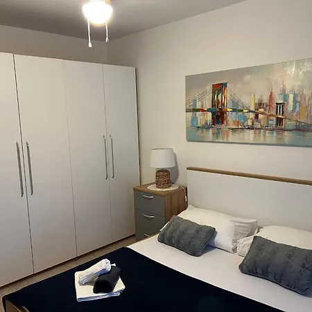 Apartman Alba - Three Bedroom With Loggia Split