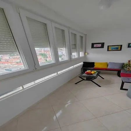 Alba - Three Bedroom With Loggia Apartment Split